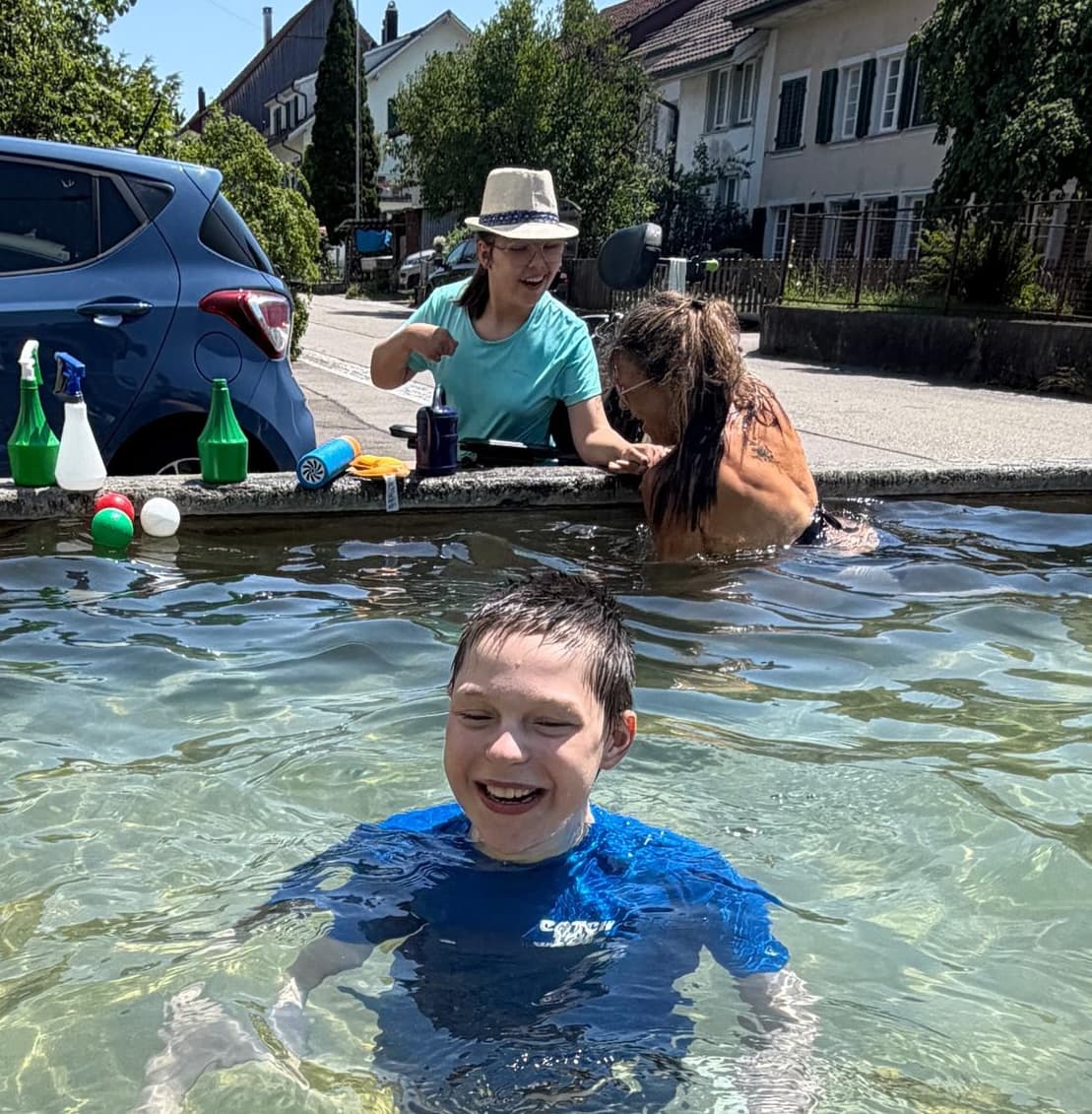 Mit Begeisterung im Brunnen